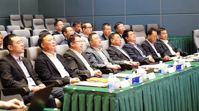 探索未来 勇于破局|陕汽控股董事长袁宏明一行到访中集车辆座谈交流 - 中集车辆（集团）股份有限公司